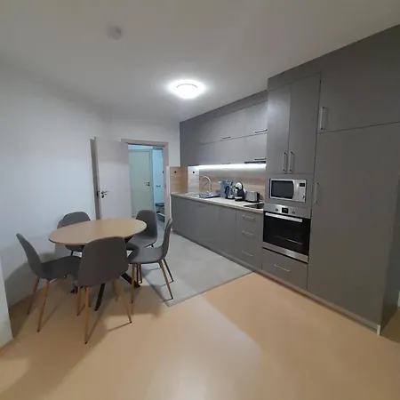Апартаменти Lux 4403 Near The Lift *
