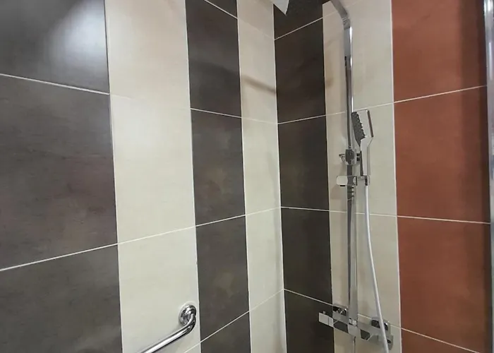 Lux 4403 Near The Lift